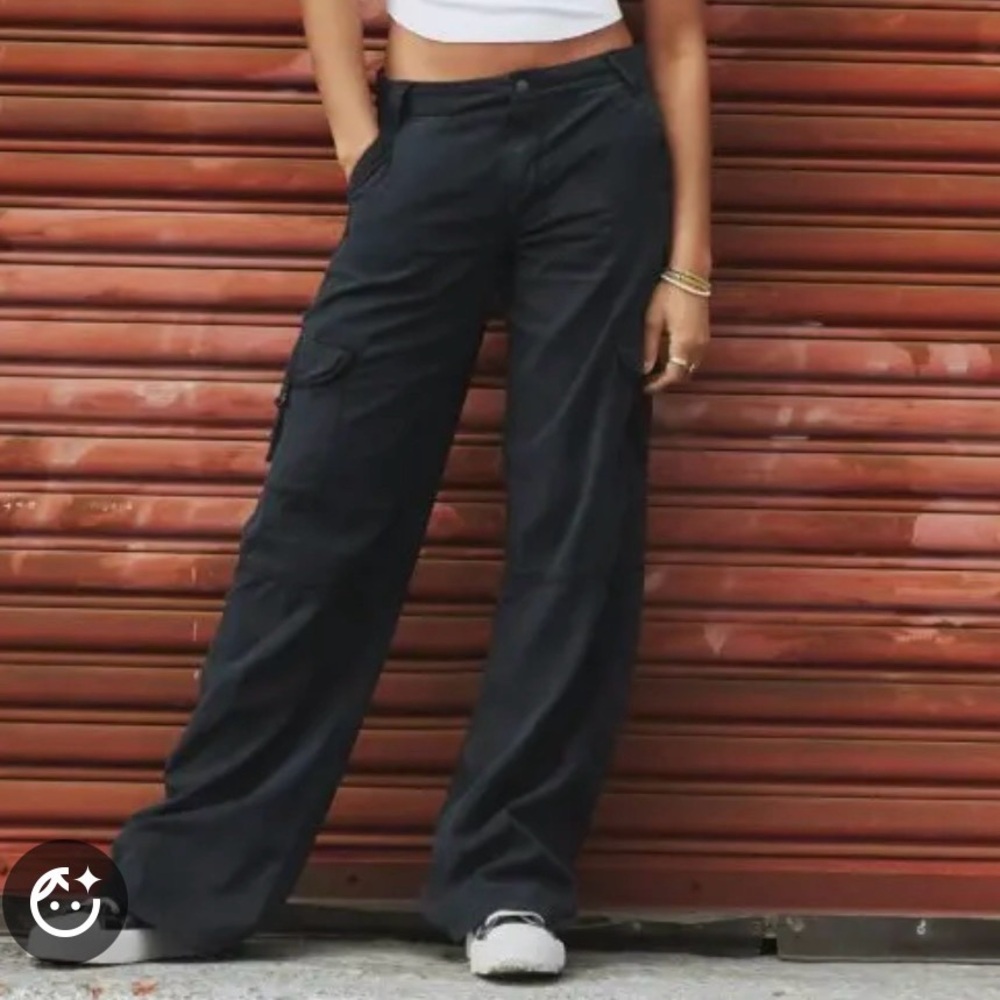 American Eagle Dreamy Drape Stretch Super High-Waisted Cargo Baggy Wide Leg Pant